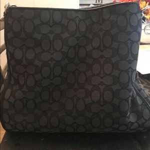 Like new condition authentic coach purse.